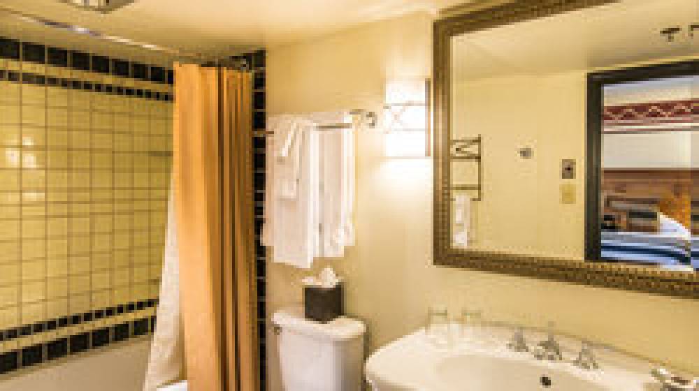 INN AT LORETTO 10
