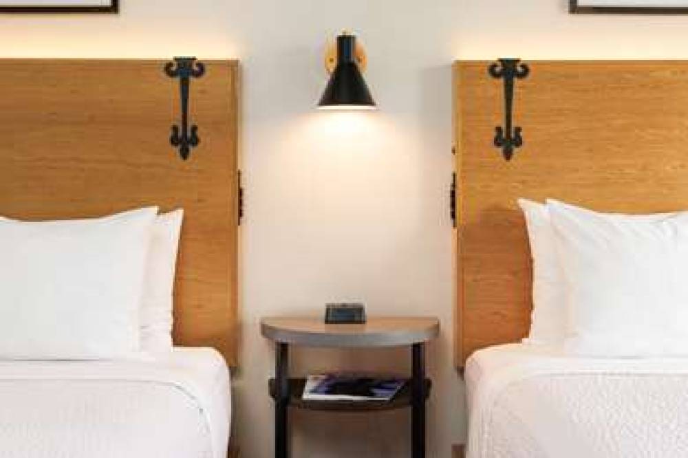 INN MARIN AND SUITES ASCEND HOTEL C 10