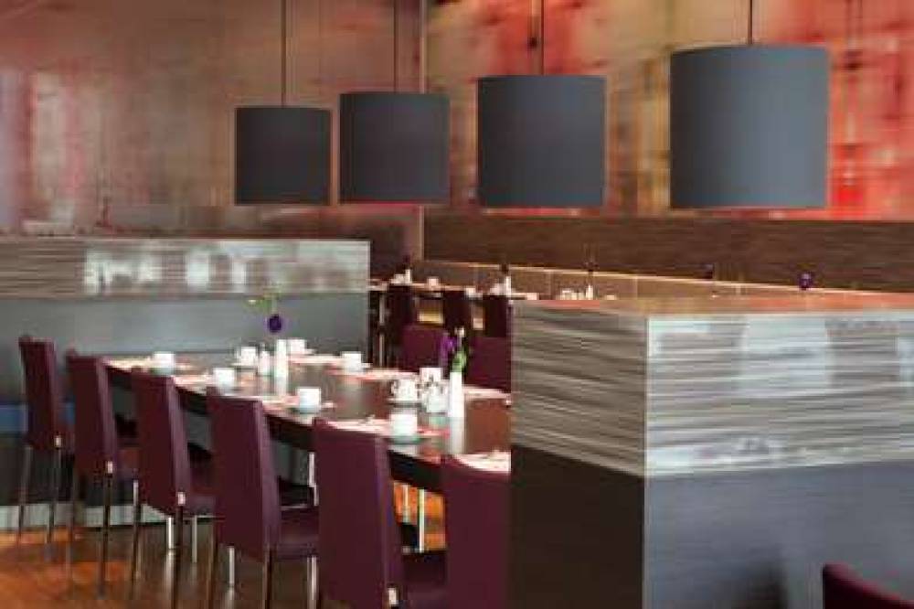 INTERCITYHOTEL BERLIN HBF 6