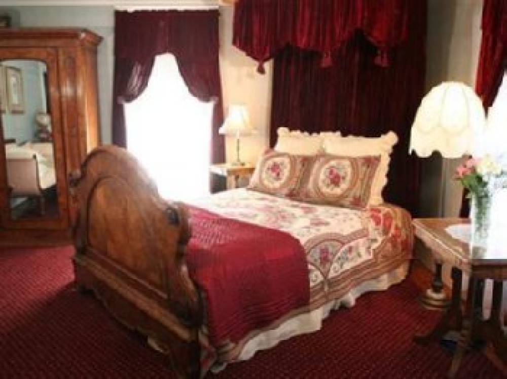 ISAIAH JONES HOMESTEAD B AND B 9