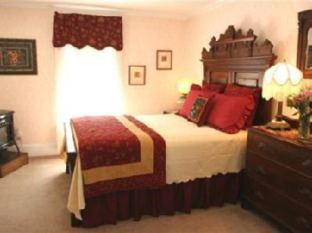ISAIAH JONES HOMESTEAD B AND B 8