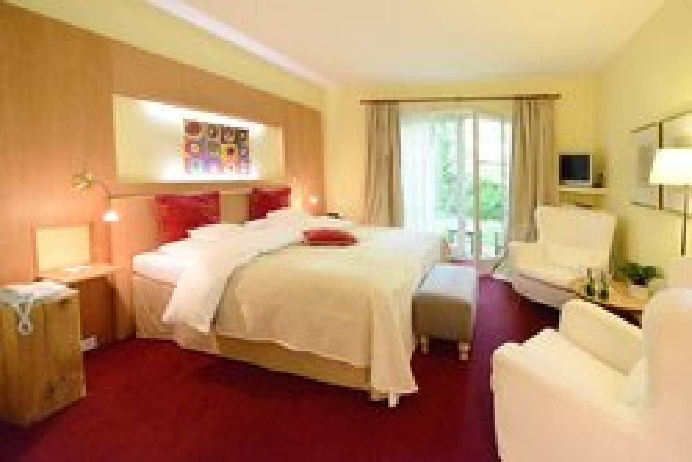 Jagdhaus Waldfrieden Romantikhotel 3