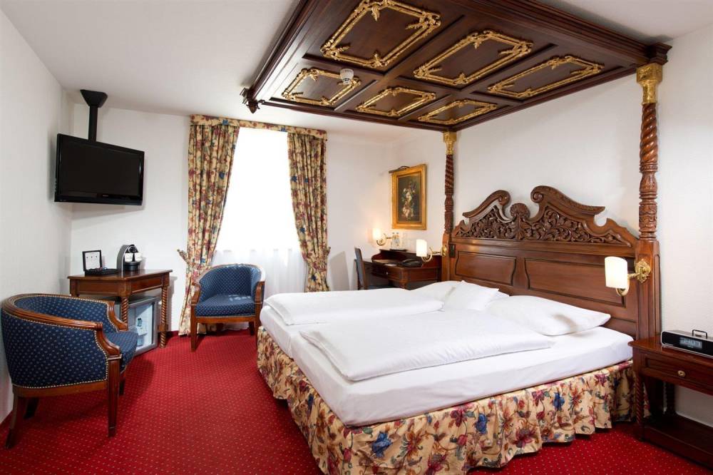 Kings Hotel Center 5