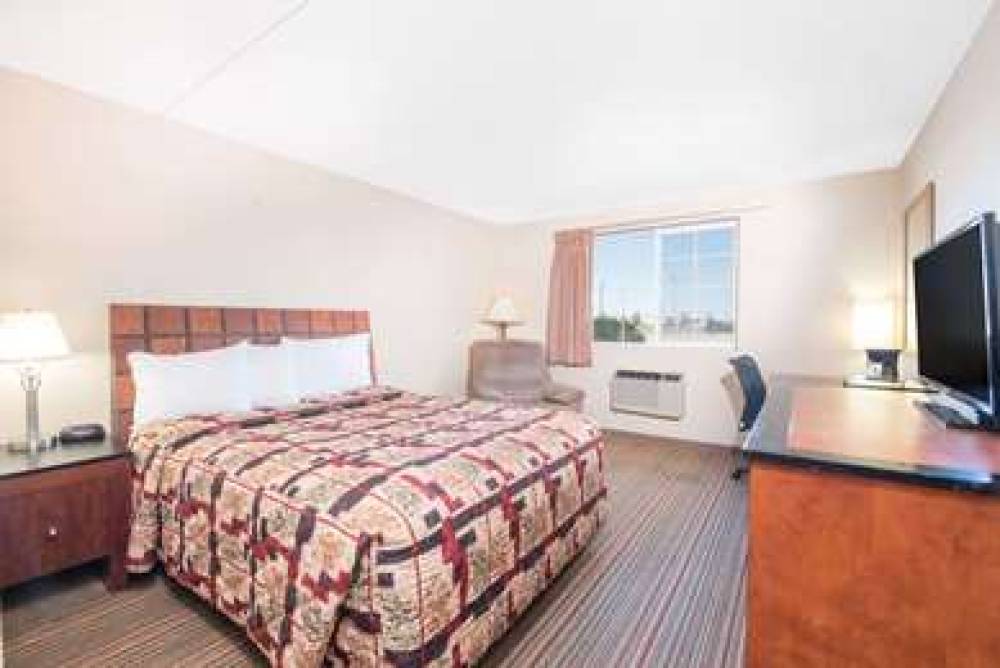 Knights Inn And Suites Grand Forks 5