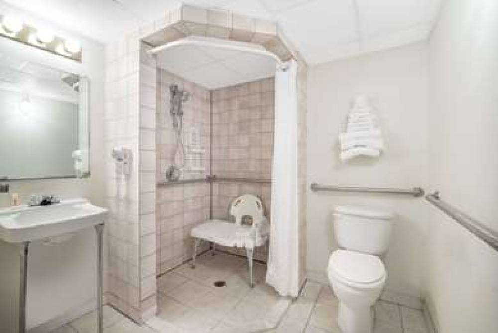 Knights Inn And Suites Grand Forks 10