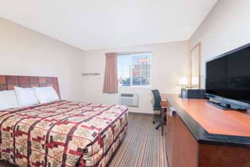 Knights Inn And Suites Grand Forks 9