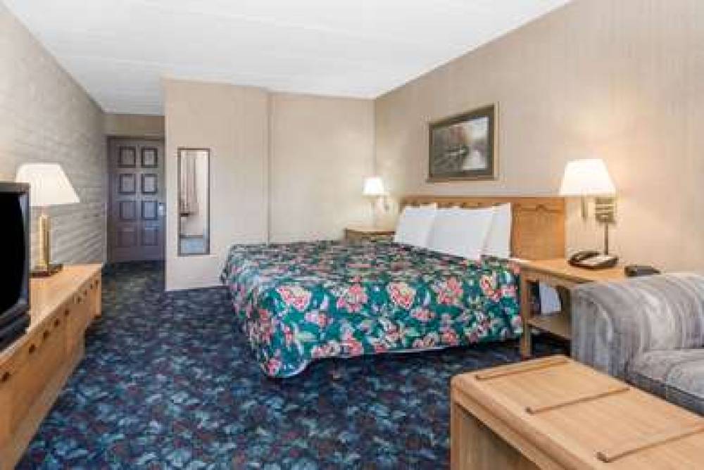 Knights Inn Dayton North Airport 6