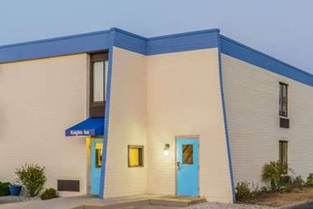 Knights Inn Dayton North Airport 2
