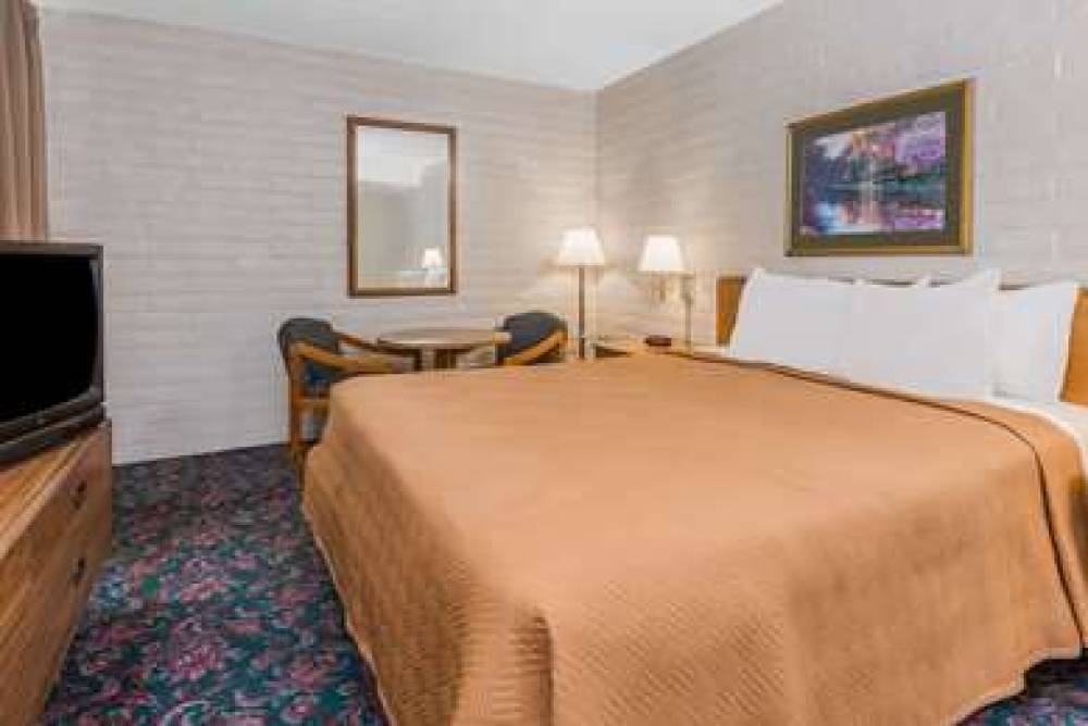 Knights Inn Dayton North Airport 9