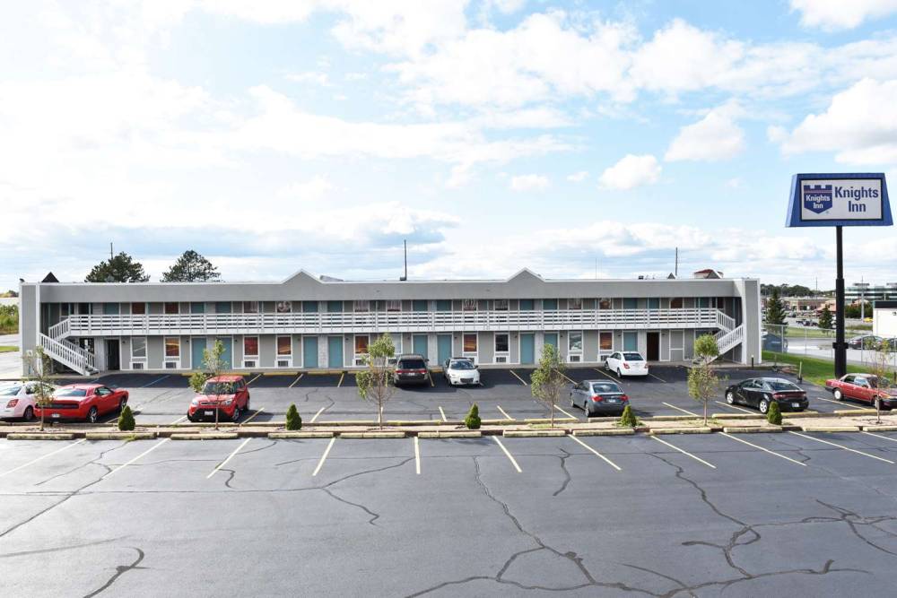 Knights Inn Merrillville 3