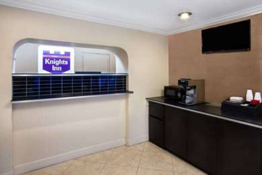 Knights Inn Orlando 3