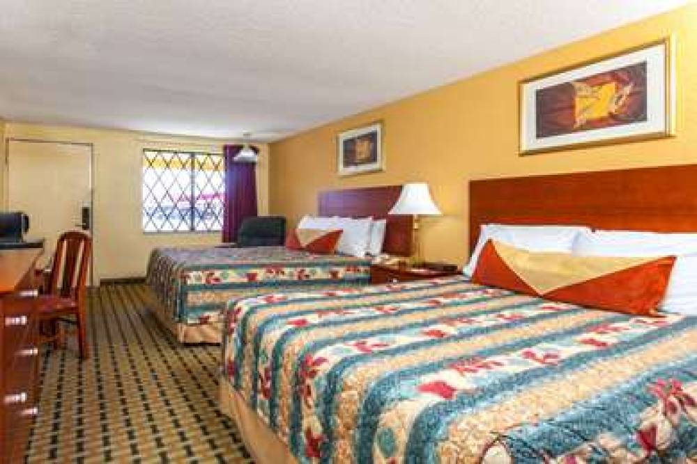 Knights Inn Seymour 9
