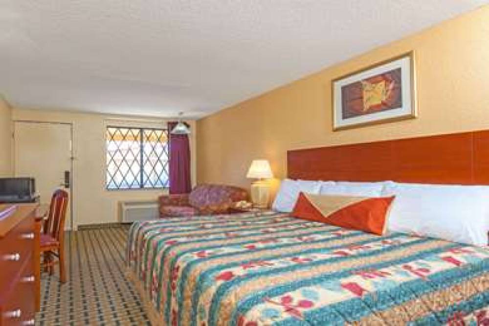 Knights Inn Seymour 8