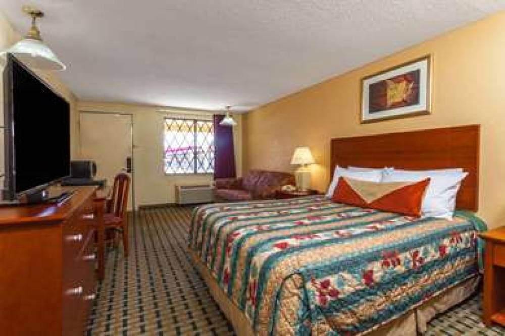 Knights Inn Seymour 6