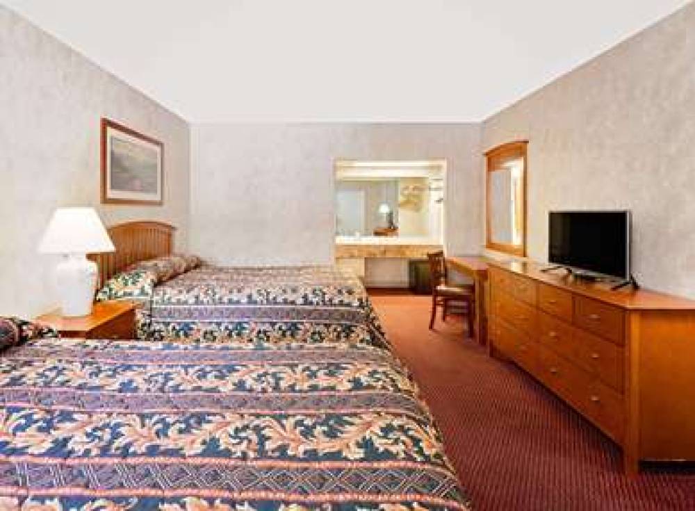 Knights Inn Traverse City 6