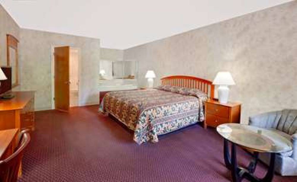 Knights Inn Traverse City 9