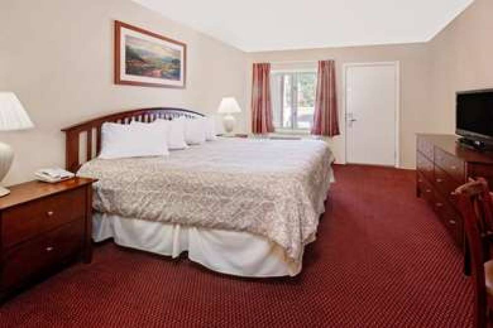 Knights Inn Traverse City 5
