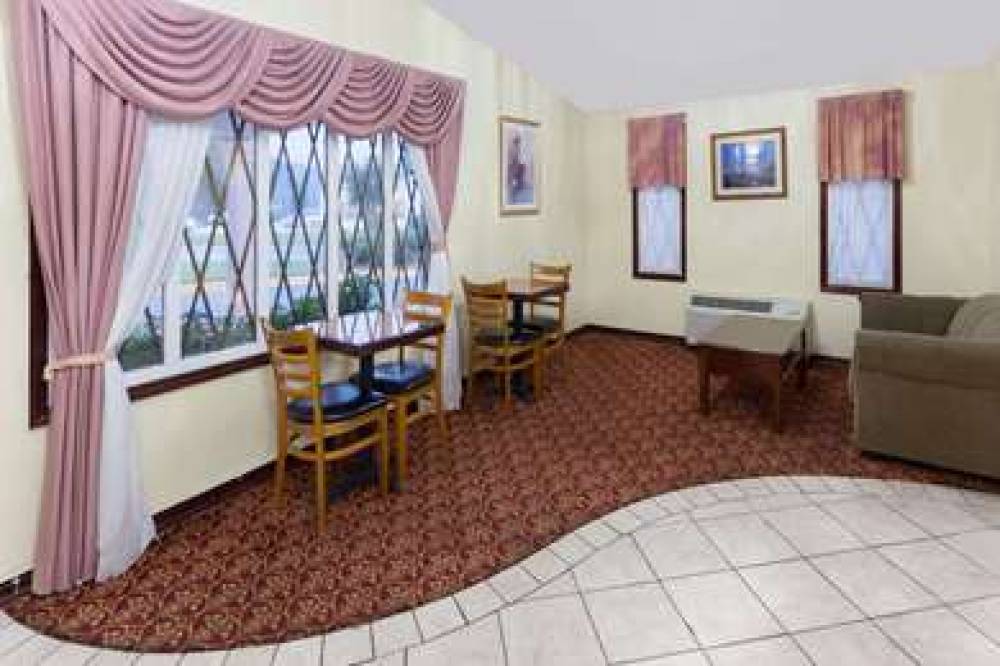 KNIGHTS INN TUCKER 5
