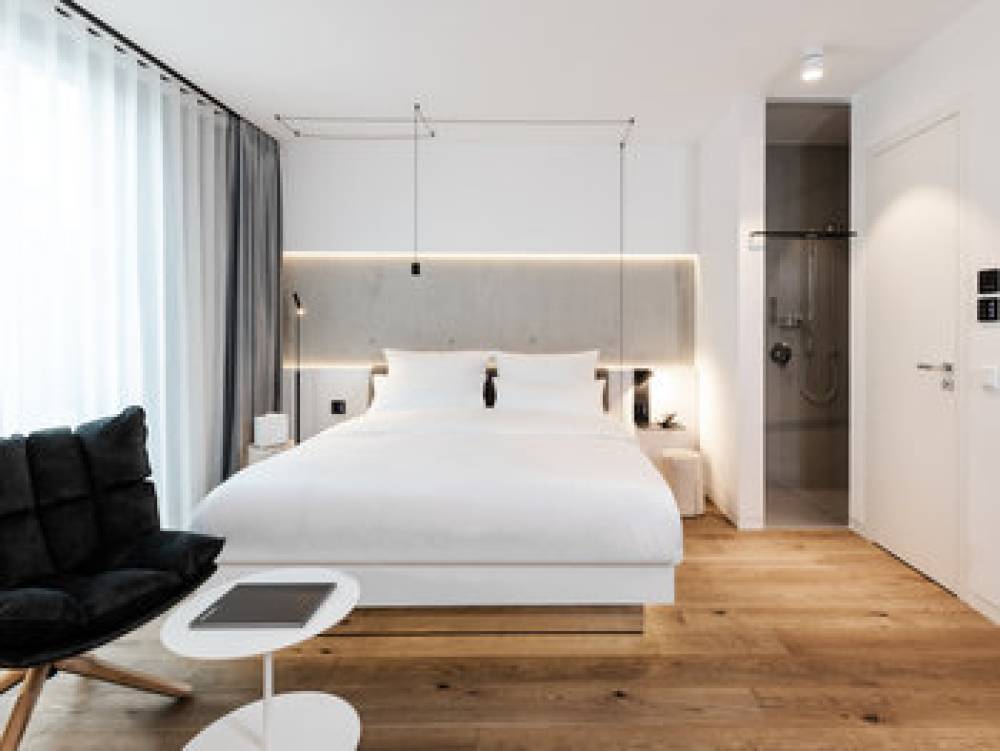 KPM HOTEL AND RESIDENCES 6