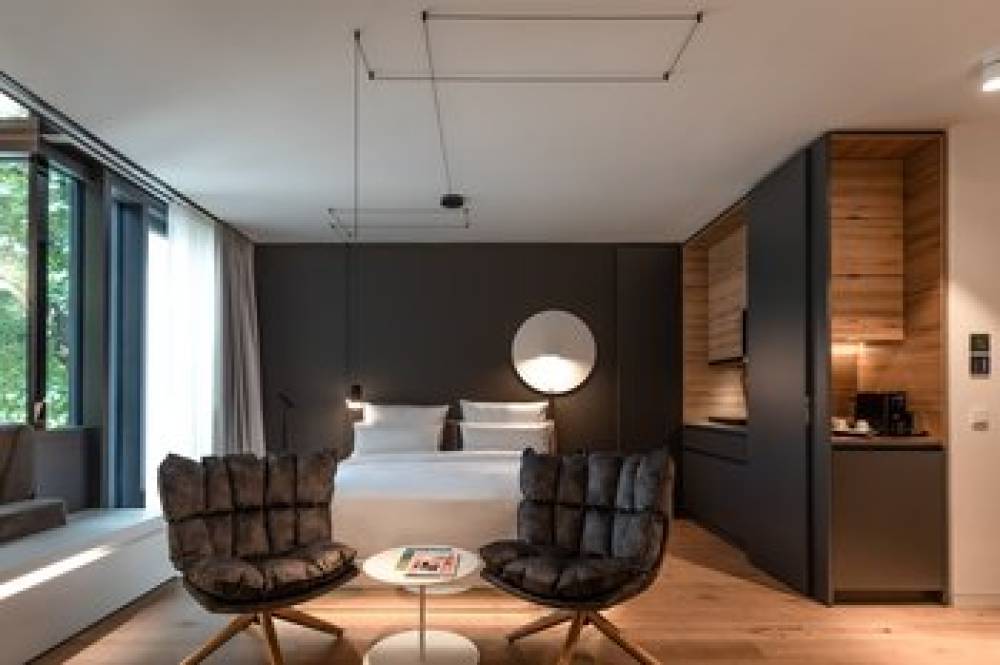 KPM HOTEL AND RESIDENCES 7