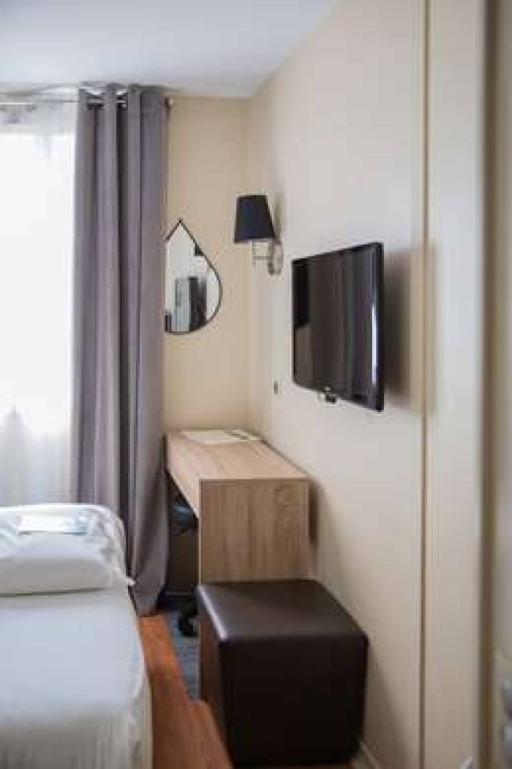 KYRIAD NIMES OUEST 7
