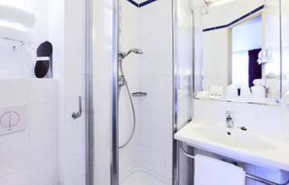 KYRIAD PARIS 18 - PORTE CLIGNANCOUR 2
