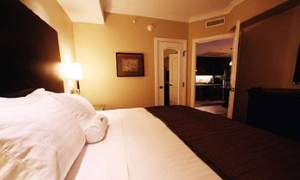 La Bellasera Hotel & Suites 8