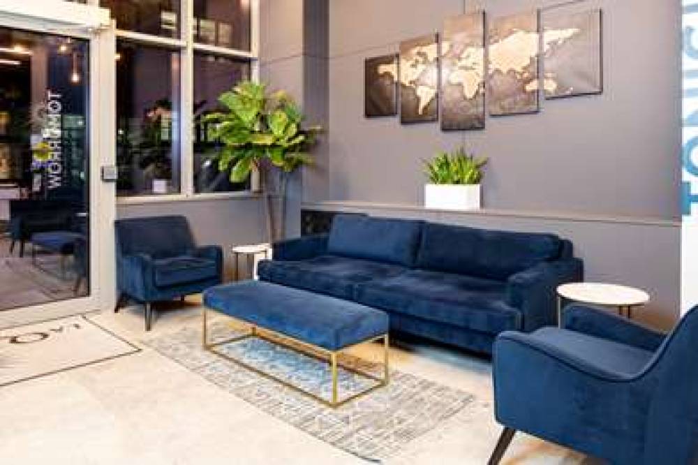 LA QUINTA BY WYNDHAM MANHATTAN MIDT 3