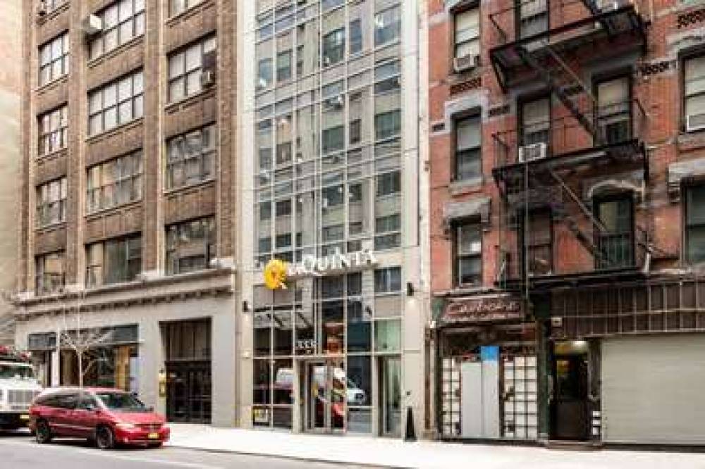 LA QUINTA BY WYNDHAM MANHATTAN MIDT 1