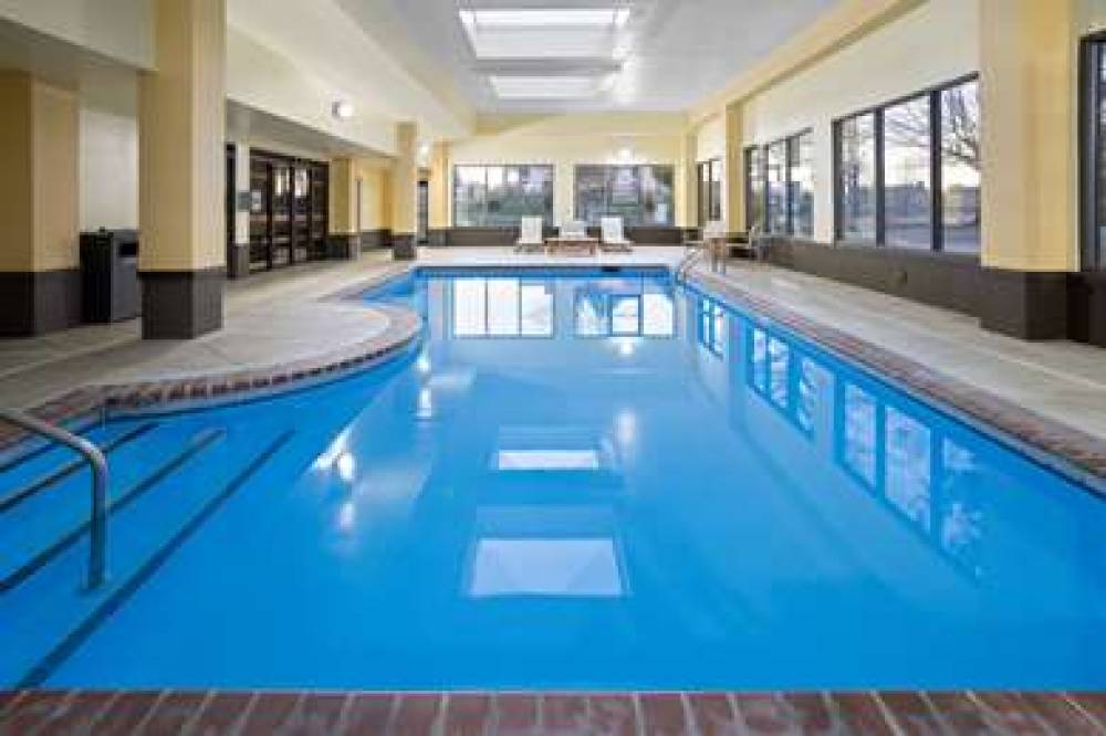 LA QUINTA BY WYNDHAM MOORESVILLE 8
