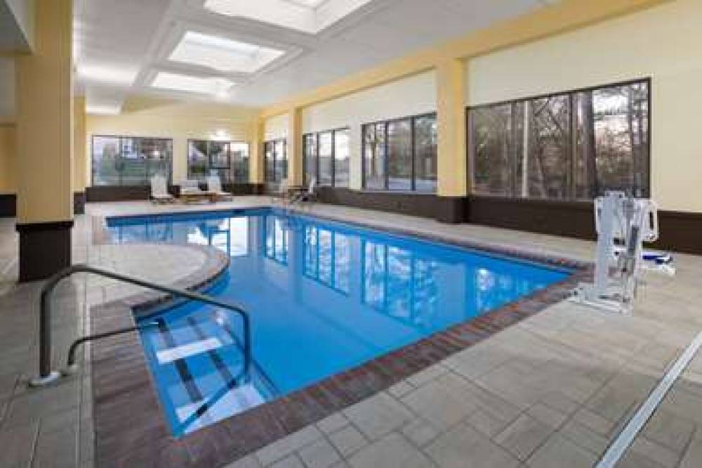 LA QUINTA BY WYNDHAM MOORESVILLE 9
