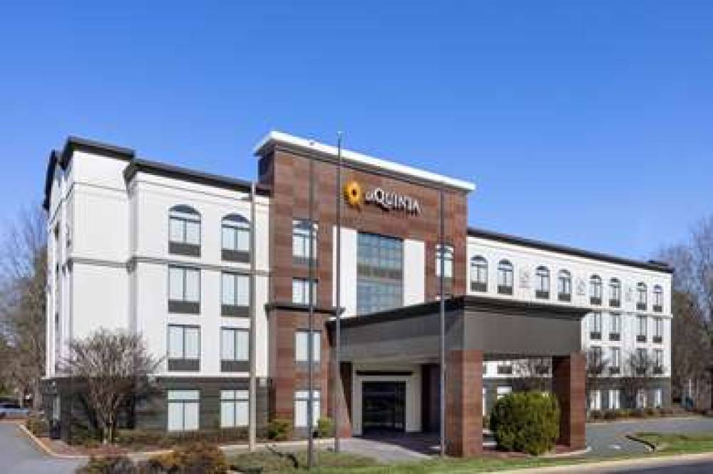 LA QUINTA BY WYNDHAM MOORESVILLE 7