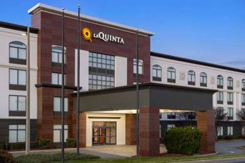 LA QUINTA BY WYNDHAM MOORESVILLE 5