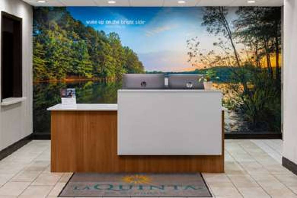 LA QUINTA BY WYNDHAM MOORESVILLE 2