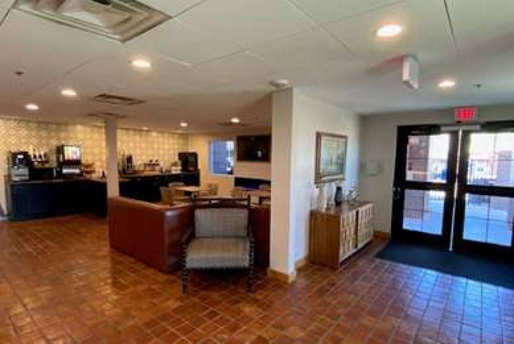 LA QUINTA INN AND STES TEMPE 3