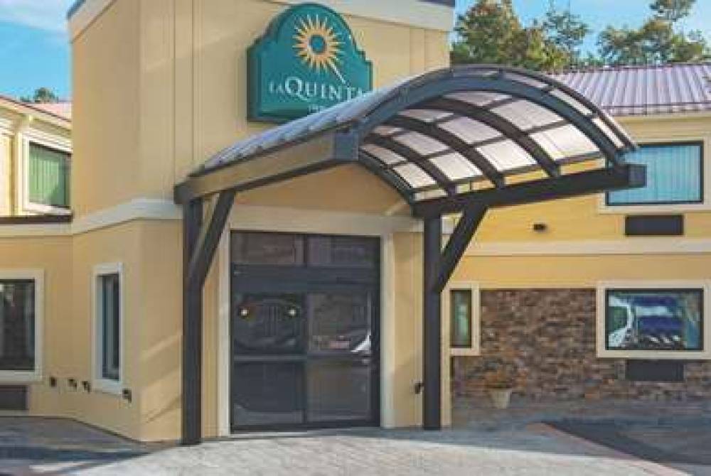 LA QUINTA INN BUFFALO AIRPORT 9