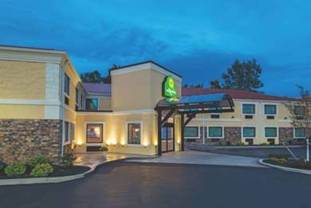 LA QUINTA INN BUFFALO AIRPORT 10