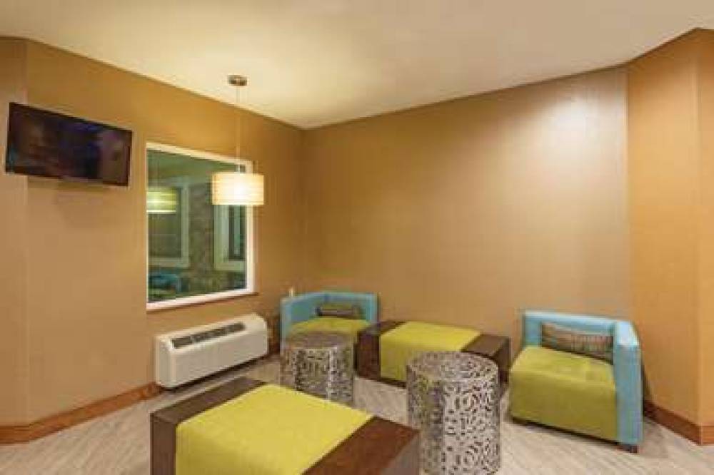 LA QUINTA INN BUFFALO AIRPORT 2
