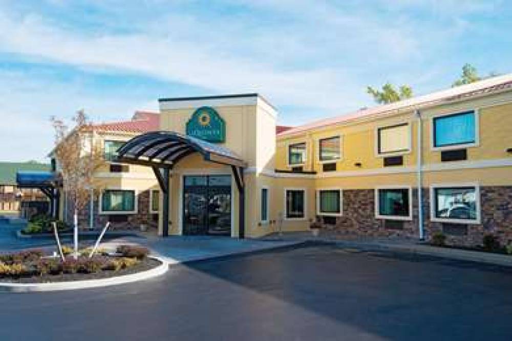 LA QUINTA INN BUFFALO AIRPORT 5