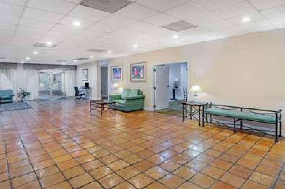LA QUINTA INN BY WYNDHAM DEL RIO 10