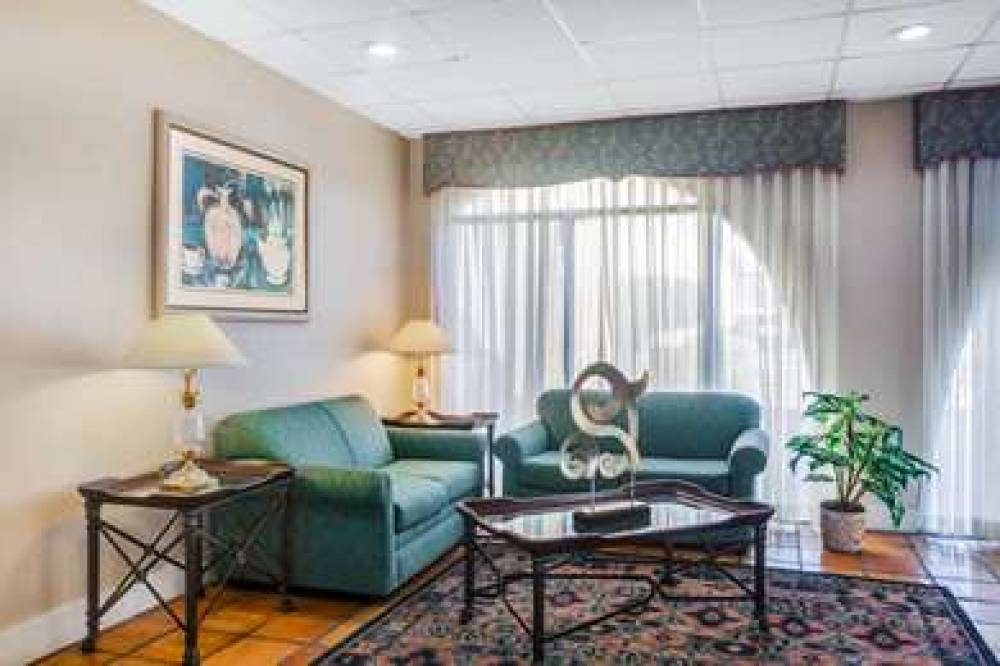 LA QUINTA INN BY WYNDHAM DEL RIO 8