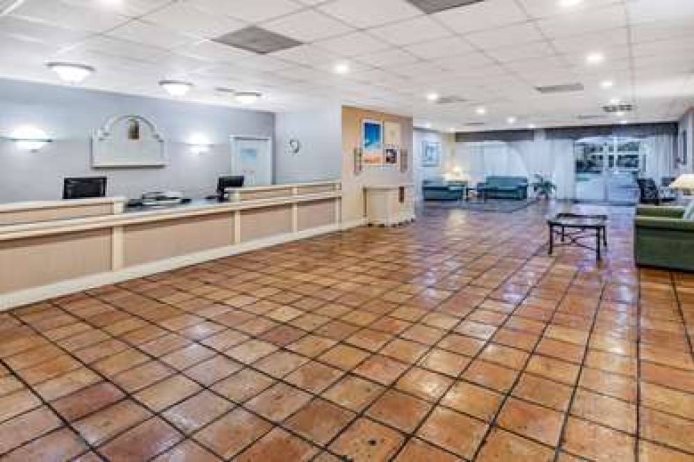 LA QUINTA INN BY WYNDHAM DEL RIO 9