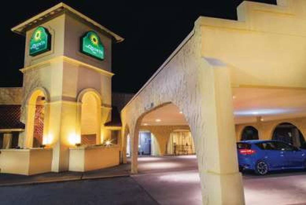 LA QUINTA INN BY WYNDHAM DEL RIO 2