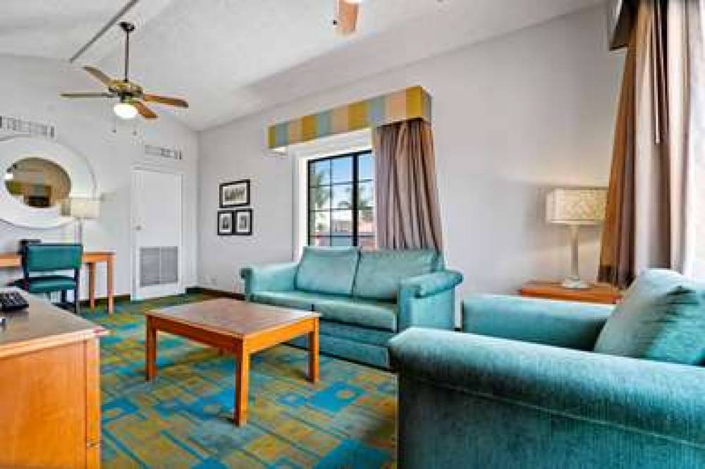 La Quinta Inn John Wayne Orange County Airport 6