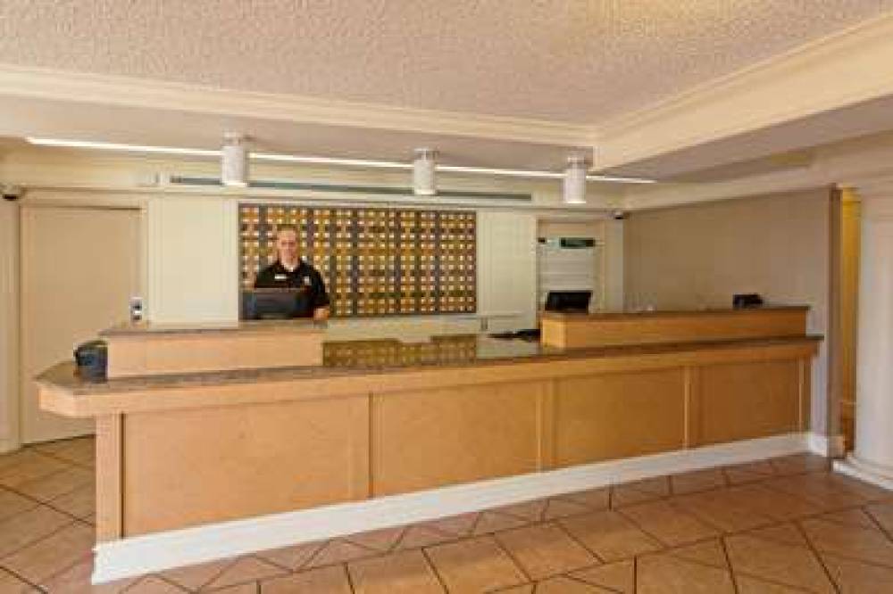 La Quinta Inn John Wayne Orange County Airport 3