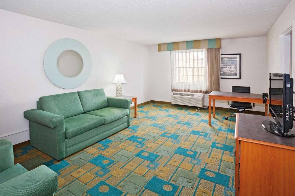 La Quinta Inn Merrillville 5