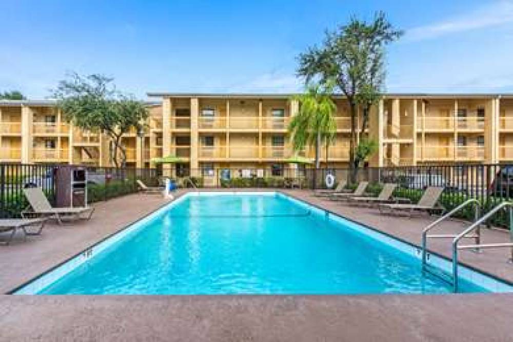 La Quinta Inn Miami Airport North 4
