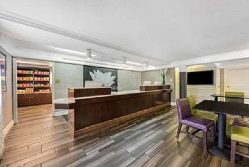 La Quinta Inn Miami Airport North 8
