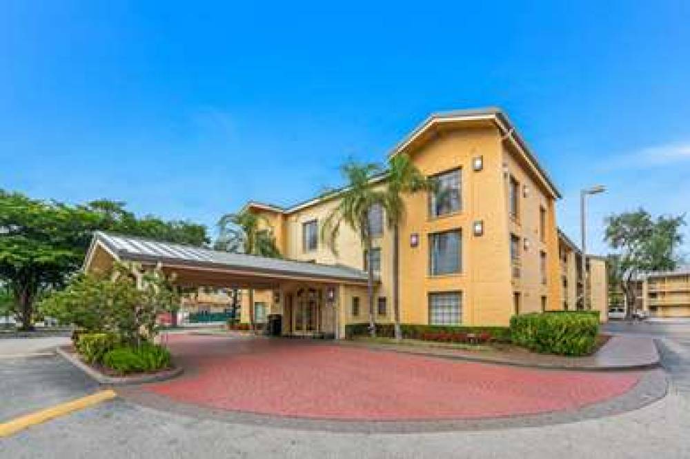 La Quinta Inn Miami Airport North 3