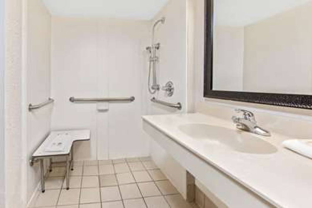La Quinta Inn Miami Airport North 5